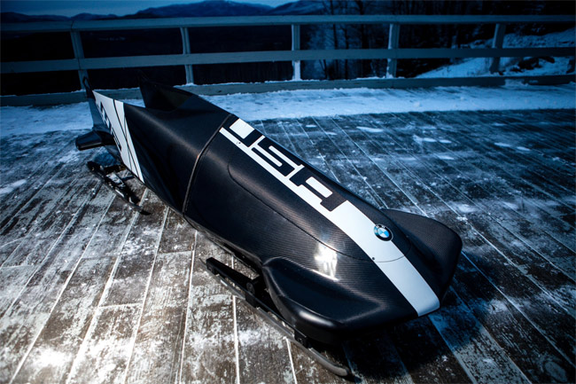 BMW GOLPEA LAS LADERAS, CREA UN TRINEO EN FIBRA DE CARBONO PARA EL EQUIPO DE ESTADOS UNIDOS.